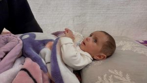 Beba iz Gaze vraćena u ratnu zonu posle operacije na otvorenom srcu