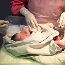 Beba zaražena korona virusom prebačena u Tiršovu: Svaki sat je važan - novorođenče u teškom stanju