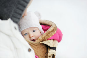 Bebe nikako ne bi smele da imaju dudu u ustima u toku zimske šetnje
