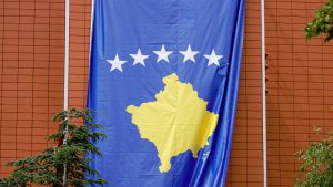Bečev: Realno odlaganje pregovora Beograda i Prištine