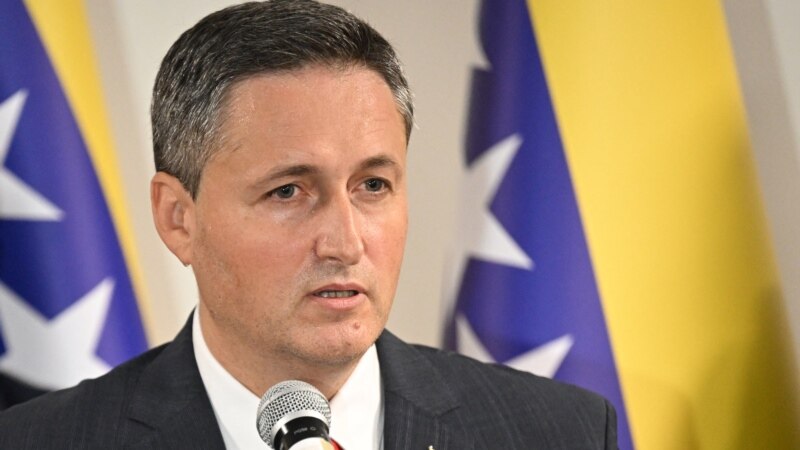 Bećirović pozvao Srbiju da se ogradi od Dodikovih izjava
