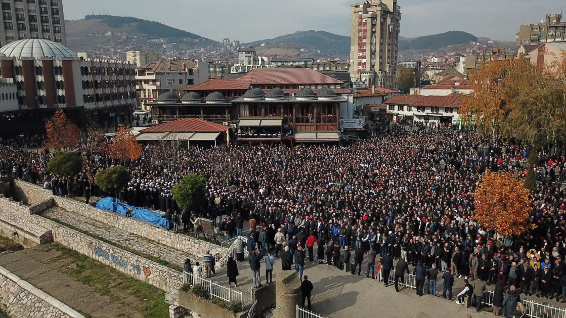 Beerdigung, die es in Sandschak noch nicht gab – Tausende Gläubige verabschiedeten sich vom Akademiker Mufti Zukorlić