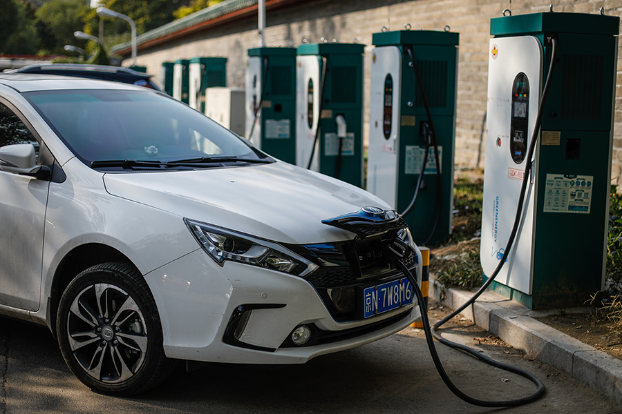 Benzinske pumpe u Njemačkoj će puniti i električna vozila