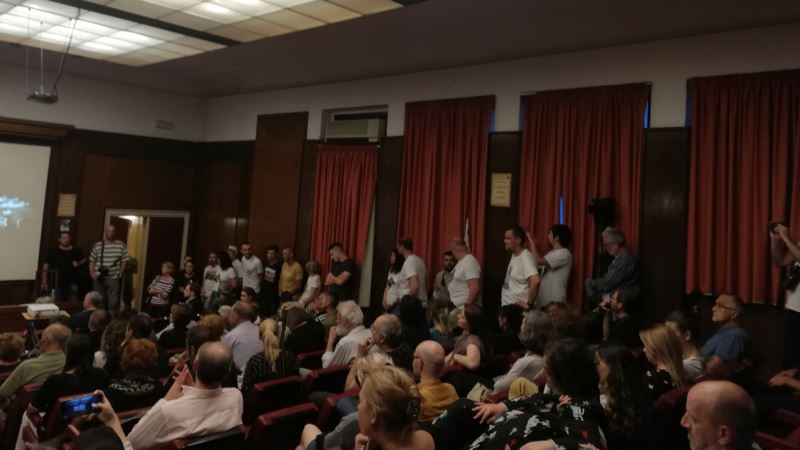 Beograd: Incident na početku performansa posvećenog žrtvama genocida