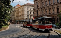 
					Beograd: Sutra kreću tramvaji 2 i 5, građani da uklone vozila sa stajališta i šina 
					
									