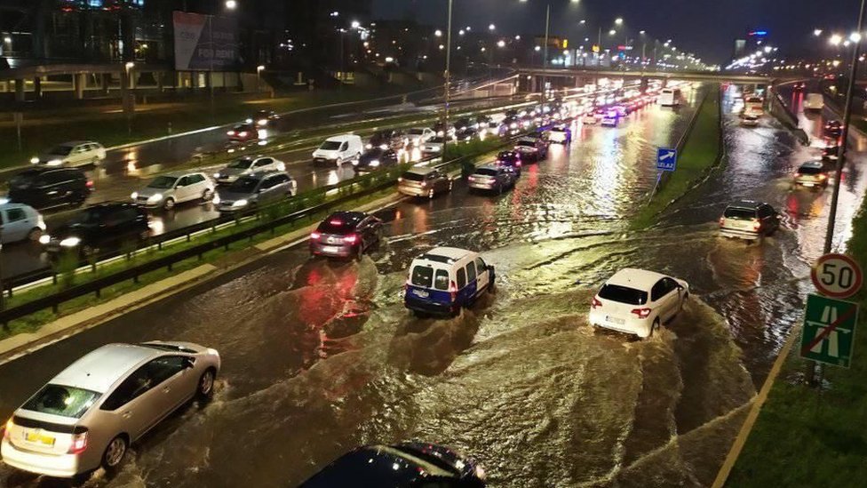 Beograd pod vodom: Plivali automobili, padalo drveće, nevreme zahvatilo i i Valjevo, Kulu, Knjaževac