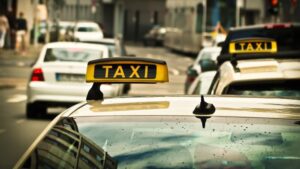 Beogradski taksisti nezadovoljni zbog nelojalne konkurencije i uslova rada, najavili protest