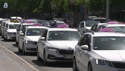 Beogradski taksisti protestovali zbog najave usvajanja rezolucije o Srebrenici 