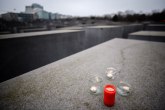 Berlin: 75 sveća za žrtve Holokausta