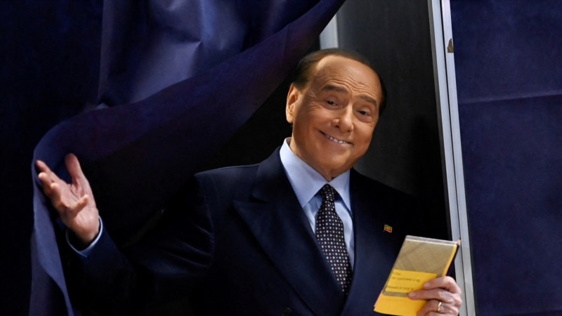 Berlusconijeva višedecenijska dominacija politikom i kulturom Italije