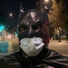 Betmen luta ulicama ovog grada, STVARNO! I radi nešto što će vas potpuno ODUŠEVITI! (VIDEO)