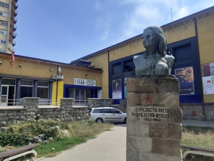 Betmen protiv vukodlaka na promociji stripa u Niškom kulturnom centru