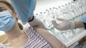 Bez gužvi za vakcinaciju u Nišu, Tiodorović pozvao firme da daju popuste vakcinisanim