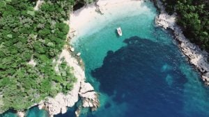 Bez ležaljki i buke: Tri najlepše jadranske plaže u divljini
