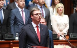
					Vučić se vratio u Beograd iz posete Kazahstanu zbog rođenja sina 
					
									
