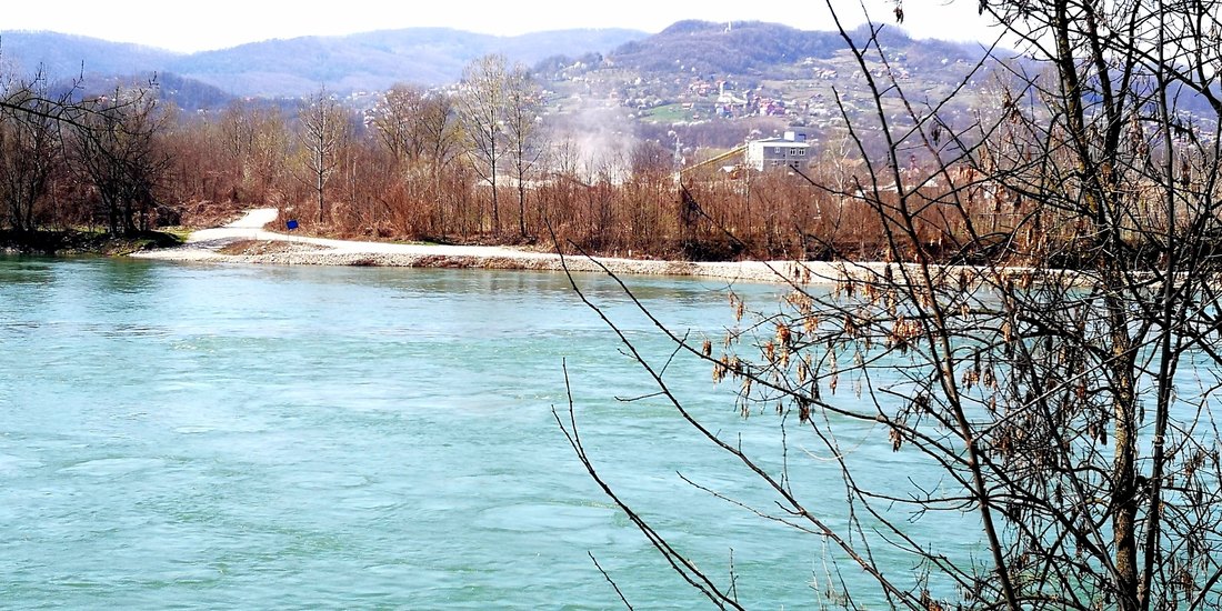Beživotno telo migranta pronađeno na obali Drine