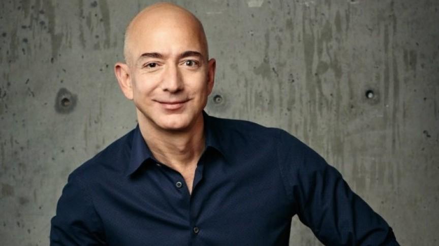 Bezos prodajom paketa akcija Amazona zaradio još 990 miliona dolara