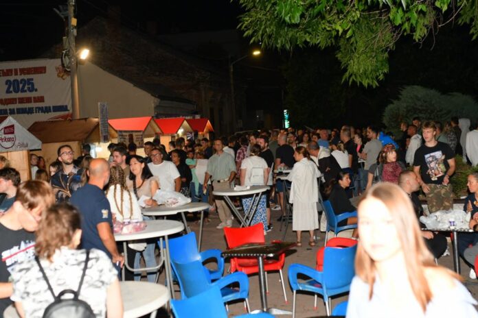 Biciklima do Suda, pa pešice do „Buregdžijade“ – sukob organizatora sa učesnicima protesta