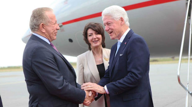 Klinton i Olbrajtova u Prištini