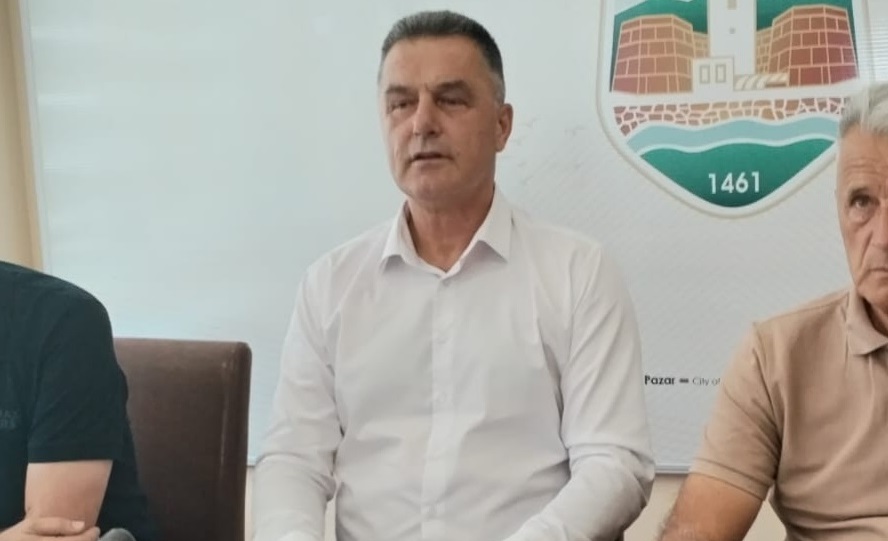 Biševac bježi od mase: Gradonačelnik Novog Pazara odbija da razgovara sa mještanima na terenu