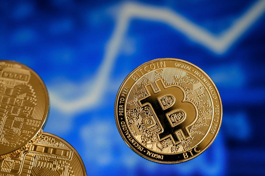Bitkoin pao za 3,42 odsto na 62.370 evra, glavne kripto valute u padu