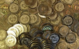 
					Bitkoin premašio vrednost od 10.000 dolara 
					
									