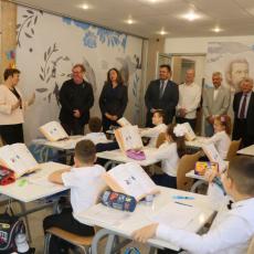Bivši ruski premijer Stepašin posetio Prvu međunarodnu rusku školu u Beogradu (FOTO)