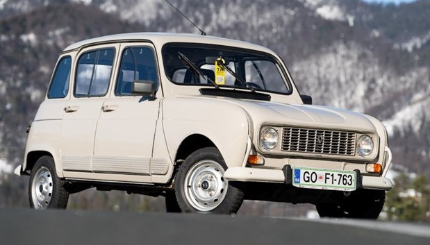 Bivši slovenački predsednik prodaje svoj Renault 4