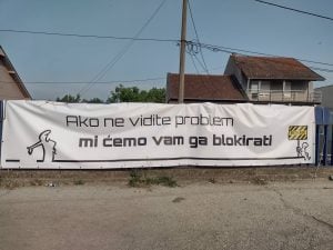 Blokada pre pada: Kragujevčani blokirali nadvožnjak u Sušici (FOTO)