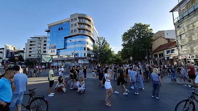 Blokirane brojne raskrsnice u Novom Sadu