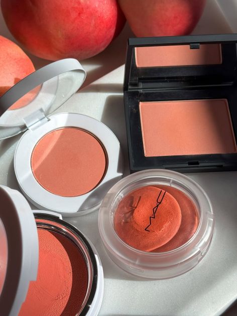Blushing Orange je trend: Nosimo rumenila u najpopularnijoj boji jeseni – narandžastoj!