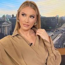 Bojana Ristivojević ZAPALILA društvene mreže - Sevnula gola butina u preuskoj haljini, voditeljka u IZDANJU u kakvom je do sada niste videli