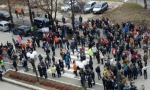 Borani traže čistiji vazduh: Protest ispred sedišta Ziđina (VIDEO)