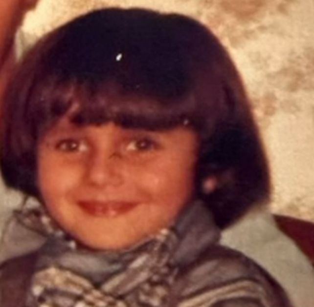 Borila se s depresijom, a životni gubici su joj slomili srce: Devojčica sa slike danas je omiljena voditeljka