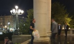 Boško Obradović štrajkuje glađu, a kolege mu donele hranu i jastuk (VIDEO)