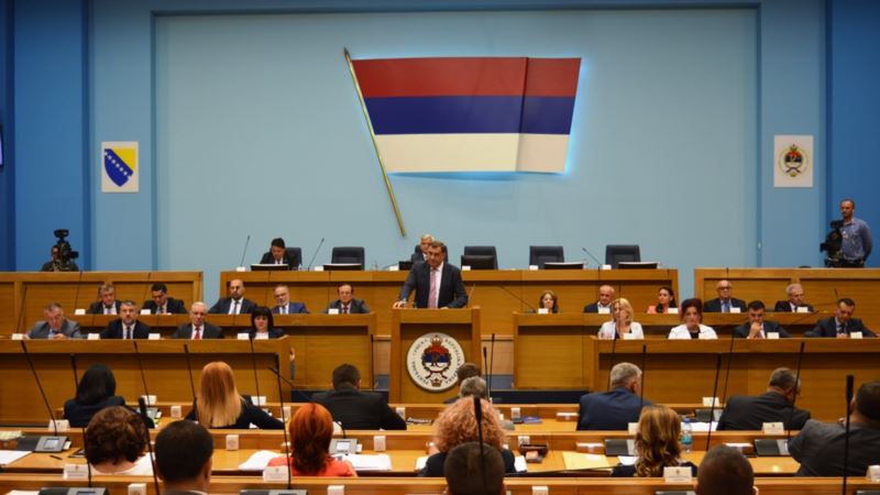 Bratić se povukao, Dodik ide po podršku kod Vučića