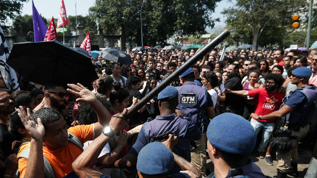 Brazilska policija suzavcem na okupljene ispred muzeja