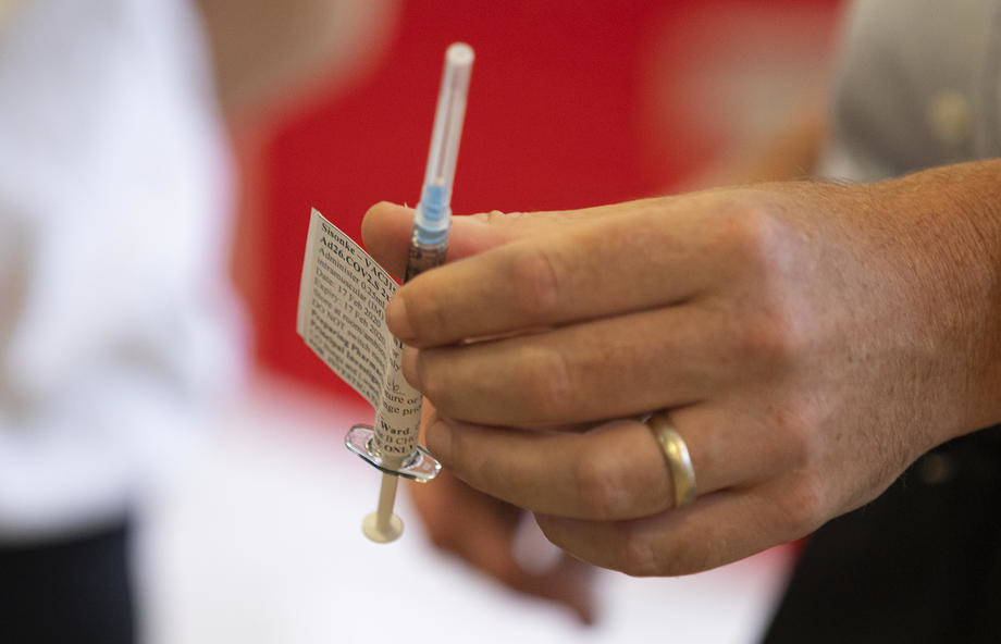 Breton:12 članica EU vakcinisaće 70% stanovnika do pola jula