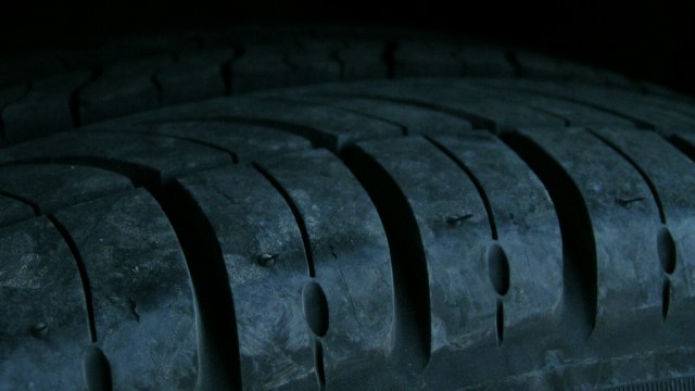 Bridgestone i Microsoft razvili sistem za praćenje oštećenja auto guma