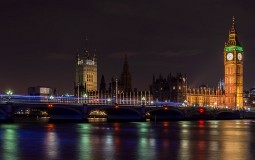 
					Britanci dočekali Novu godinu uz zvuk zvona s Big Bena 
					
									