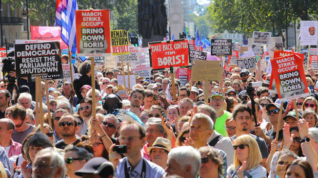 Britanci protestuju protiv Džonsonove odluke