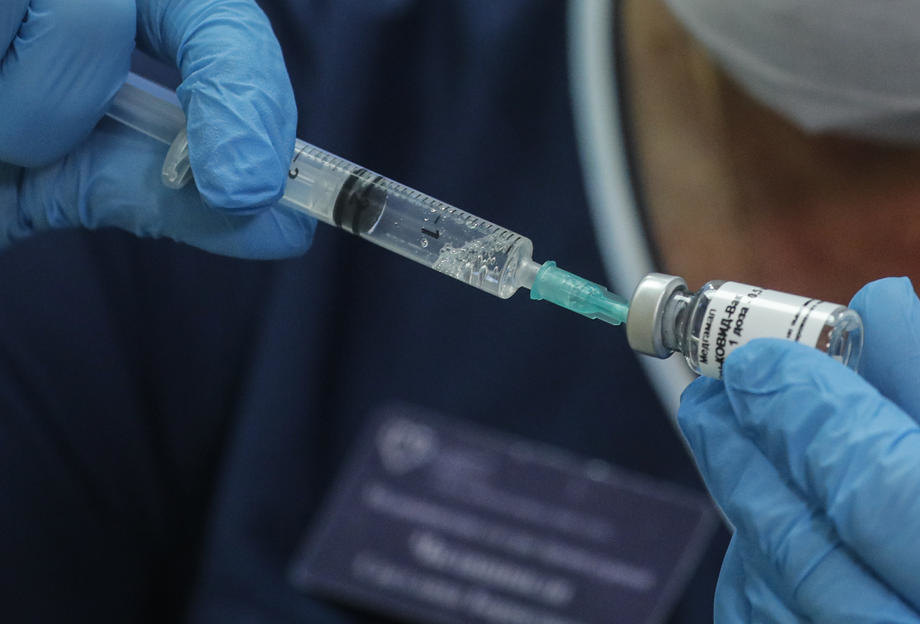 Britanija planira testiranje spremnosti ljudi za vakcinu