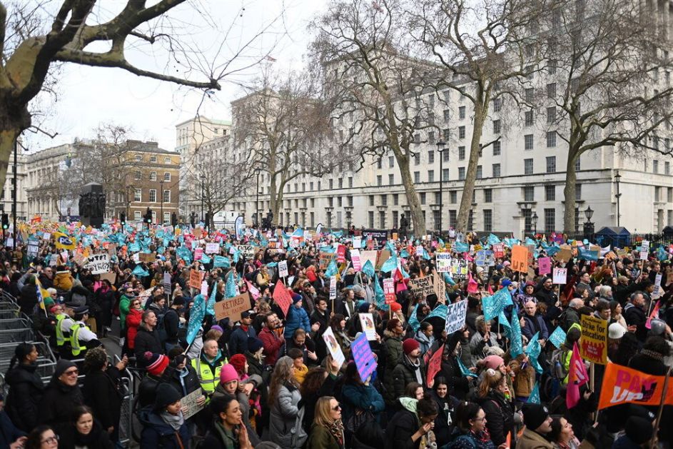 Britanija: Medicinske sestre i zaposleni u Hitnoj pomoći štrajkuju zbog plata