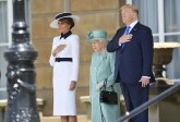 Britanska kraljica dočekala Trampa ispred palate