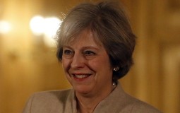 
					Britanska opozicija kritikuje govor premijerke o Bregzitu 
					
									