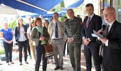 Britanski ambasador primio učesnice vojnog turnira u malom fudbalu