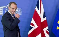 
					Britanski ministar za Bregzit Dominik Rab podneo ostavku 
					
									