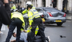 Britanski premijer nepovredjen u sudaru u Londonu (VIDEO)