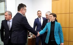 
					Brnabić i Tegeltija razgovarali o unapredjenju saradnje Srbije i BiH 
					
									