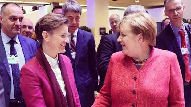 Brnabićeva se susrela sa Merkelovom u Davosu